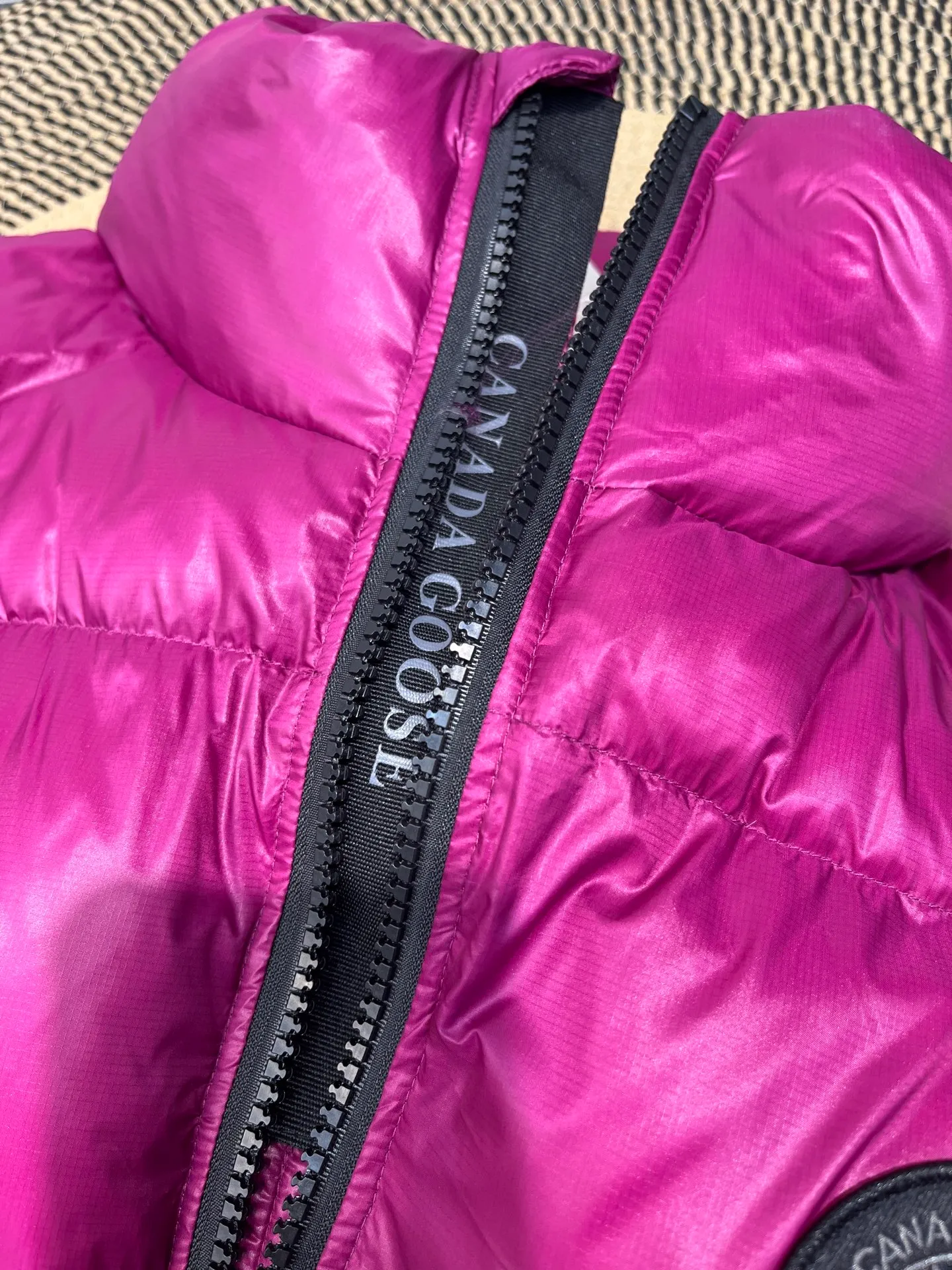 P540 🇨🇦Canada Goose""🇨🇦🌟 Canada Goose Puff Down Vest has always been recognized as the warmest down jacket. Various Instagram celebrities, Internet celebrities, and celebrities often wear it for street photos. I make Canada Goose every year, but I still can't get rid of my love for it. No matter how cold the days are, there is no need to be afraid, because there is! Filled with 90% white duck down, it is the legendary warmest down jacket and is known as a must-have for Arctic outdoor sports! The most popular down jacket in the world, celebrities are rushing to buy it, it is a must-have!  size：xs-xl